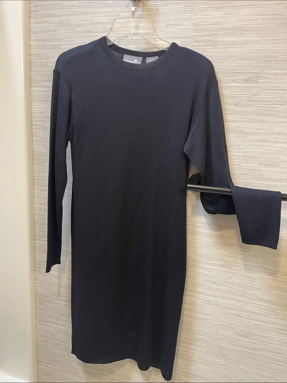 Liz Claiborne Black Long Sleeve Crewneck Knit Dress